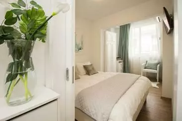Turistlejligheder Apartmani Leo Marin