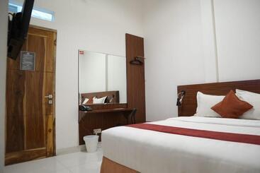 پانسیون Urbanview Darmo Residence Bandung