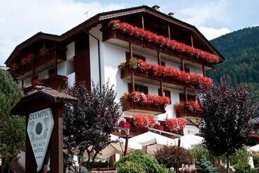 בית מלון כפרי Olympic Palace