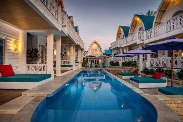 هتل Santorini Beach Resort