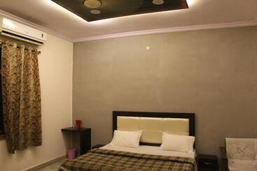 Hotel Maharana Palace