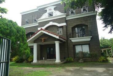 بنسيون Rex Habitat And Cultural Display Area