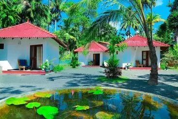 Pensione Bluewhale Lagoon Resort