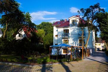 פנסיון Willa Pod Lipami