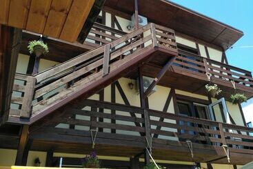 Olvia Guesthouse   Hostel