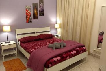 פנסיון Amoraroma