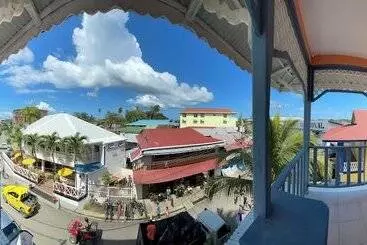 هتل Bocas Town