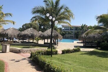 Отель Lifestyle Kosher Cofresi Suites