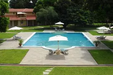 Hotel The Village