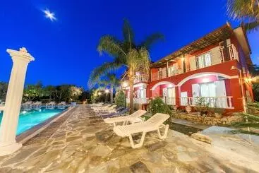 Borsalino Studios & Apartments