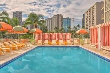ホテル Romer Waikiki At The Ambassador