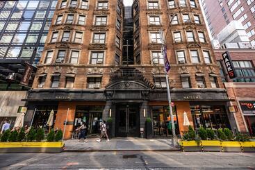 Square Hotel At Times Square