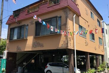 ペンション Ladies Inn Motomachi   Caters To Women