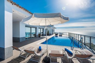 Turistlägenheter Villa São Lourenço By Mhm