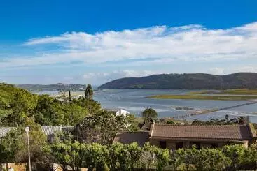 アパートホテル Moncrieff Manor