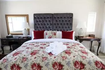 Majatalo Elephant Country Guest House