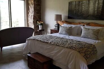 فندق Oluchi Lodge