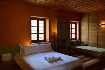 Anemi Country Cottage Inn