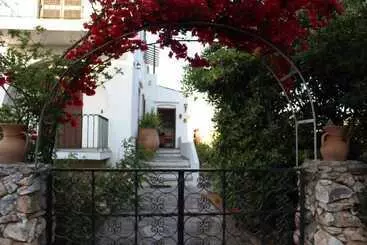 Hostelli Sunrise Apartments