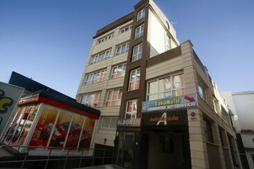 Hostel Residencia Universitaria Alboran