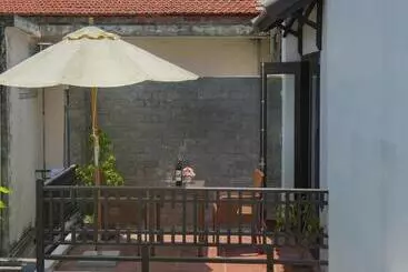 پانسیون Hoi An Sun Lake Villa