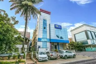 Hotel Fabexpress Gmr Grand 18