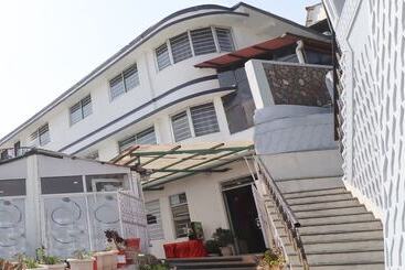 ホテル Treebo Mayur, Mall Road