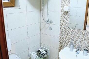 تختخواب و صبحانه Donkey Farm Martinici Farma Magaraca Martinici