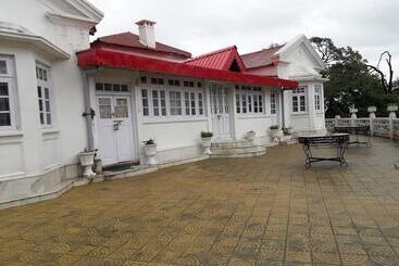 هتل Chimney House