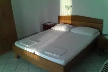 Hotelli Guest House Frane