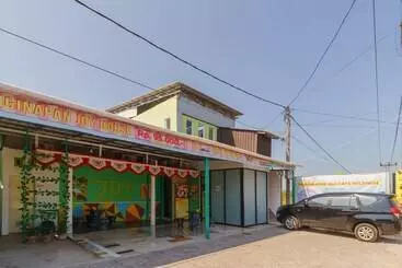 Pensjonat Reddoorz Syariah Near Pangkal Balam Port Bangka