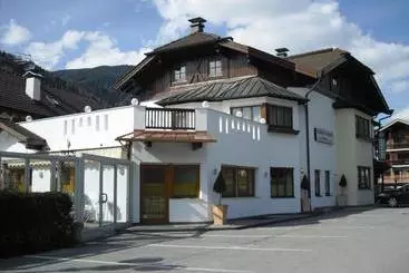 ベッドアンドブレックファースト Pizzeria Restaurant Wieser