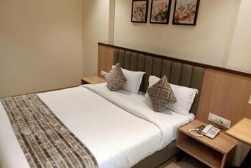 Hotel Rudra Shelter Business