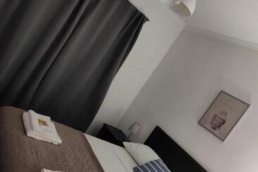 تختخواب و صبحانه Ezeiza Home