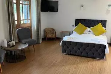 Bed and Breakfast The Crown Lodges