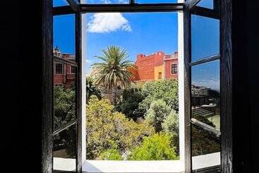 Aamiaismajoitus (B&B) Villa Nestor