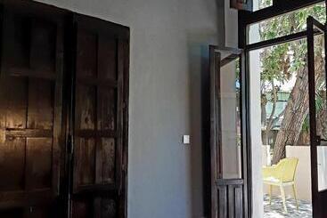 تختخواب و صبحانه Villa Nestor