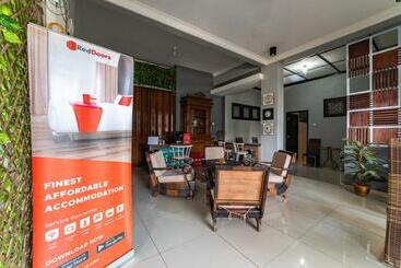 Пансион Reddoorz Syariah Near Rri Malang