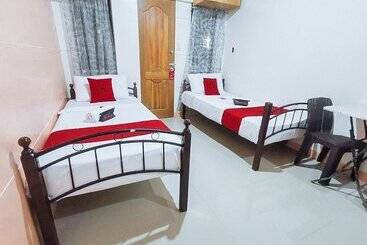 Reddoorz Near Sgm Condotel Villa Beach Iloilo