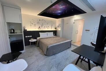 هاستل Joy Garden