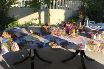 ベッドアンドブレックファースト Chambres De Valérie