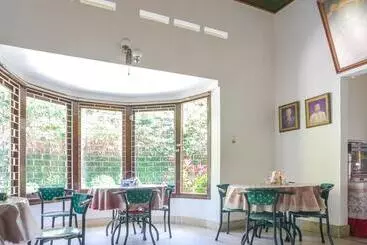Pensionat Reddoorz Plus Near Brawijaya Museum
