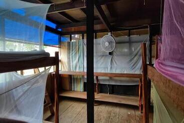 Vandrarhem Hospedaje Y Tours Reina Arriera Amazonas Colombia