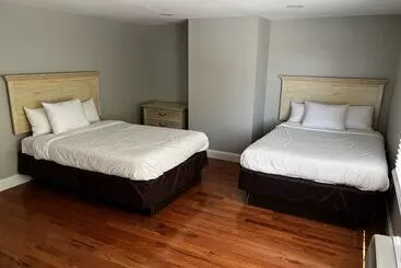 Captains Quarters Motel & Conference Center