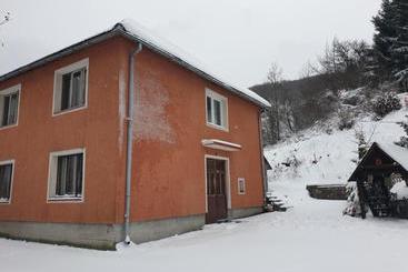 Bed and Breakfast Etno Konak Mb