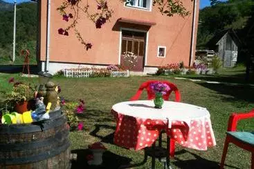 Bed and Breakfast Etno Konak Mb