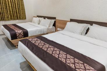 هتل Meridian  And Banquet