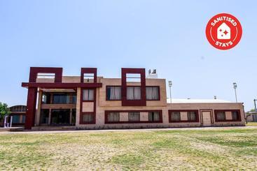 Hotel Collection O 38804 Eight Steps Resort