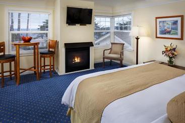 Отель The Colonial Terrace