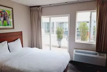 Отель Americinn By Wyndham Omaha Near Zoo